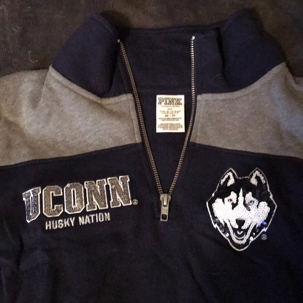 UConn Husky’s half zip